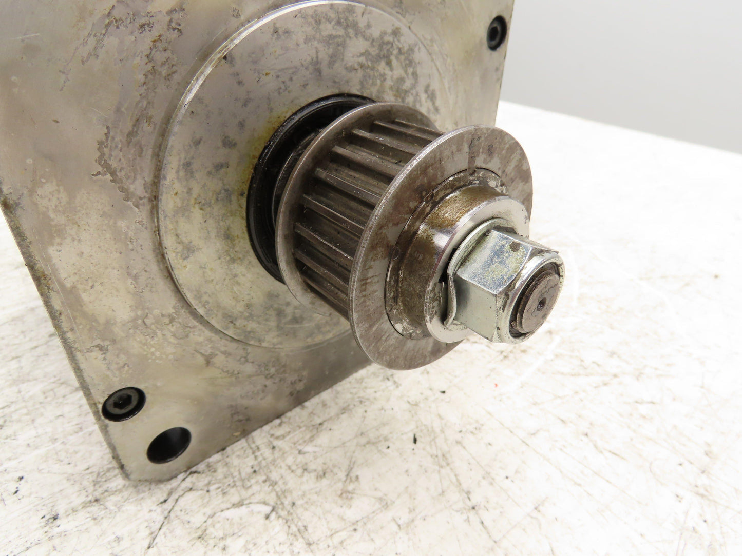 Okuma BL-MC100J-20T AC Servo Motor 2kW 2000 RPM 133V 3PH Encoder ER-JF-7200D