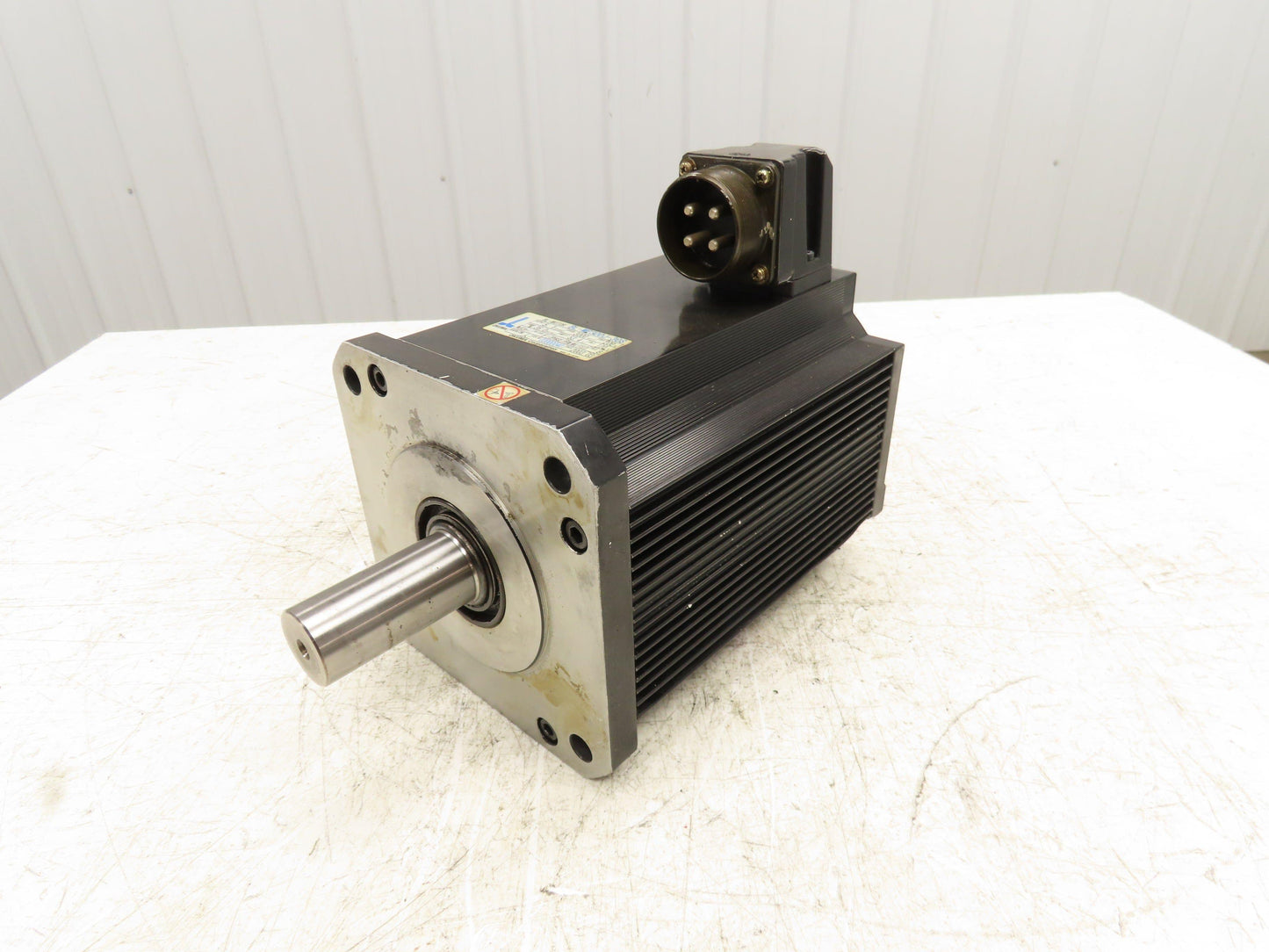 Okuma BL-MP300J-30S AC Servo Motor 5.1kW 3000 RPM 120V 3PH Encoder ER-JF-7200D