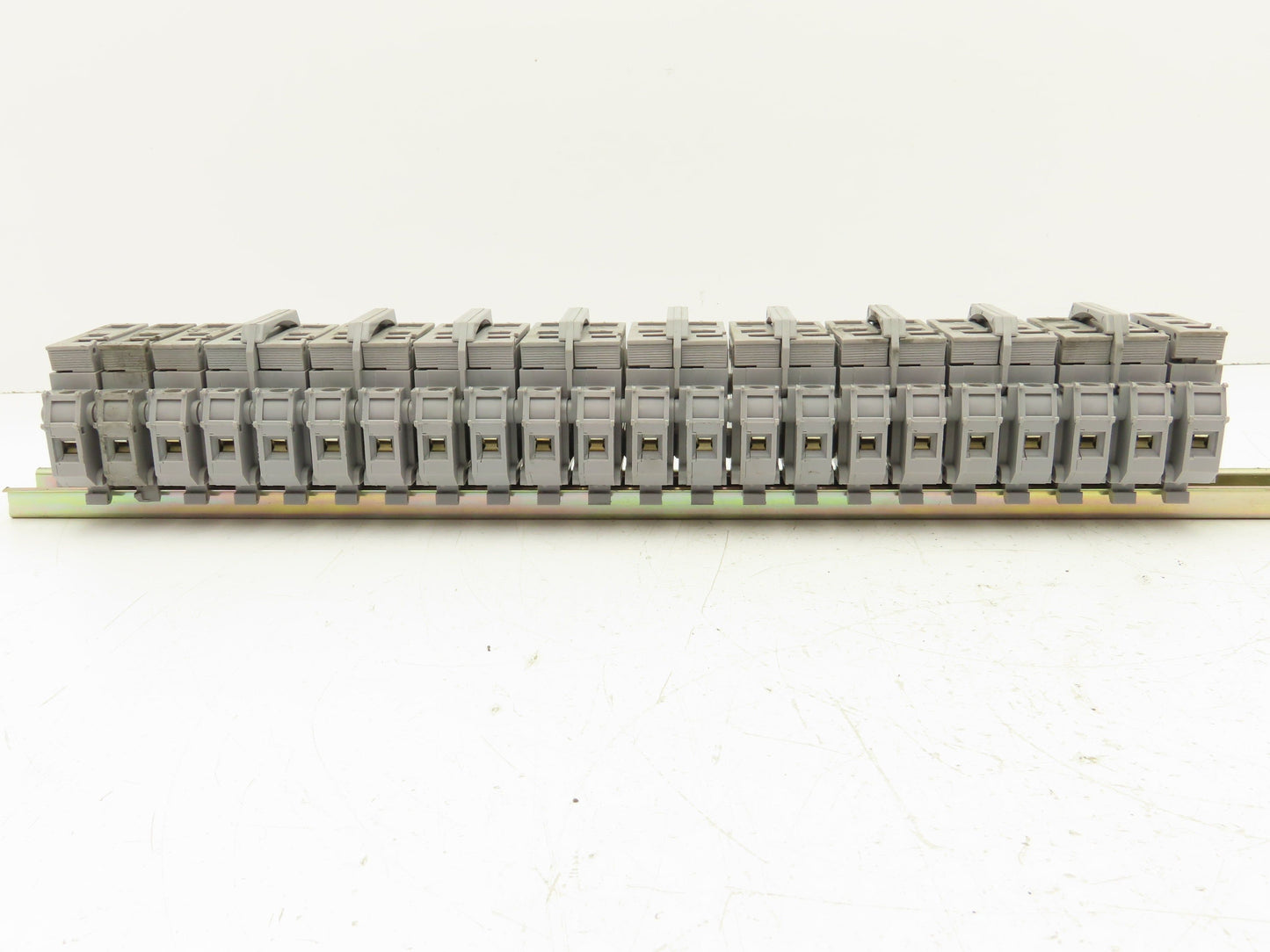 Entrelec MB10/22S Fuse Holder Terminal Block 30A 600V 6mm Lot of 22