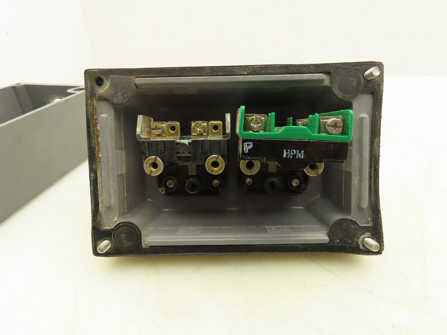 Allen Bradley 800R-2HZ4R Pushbutton Control Station 4X Haz Loc Sealed Enclosure