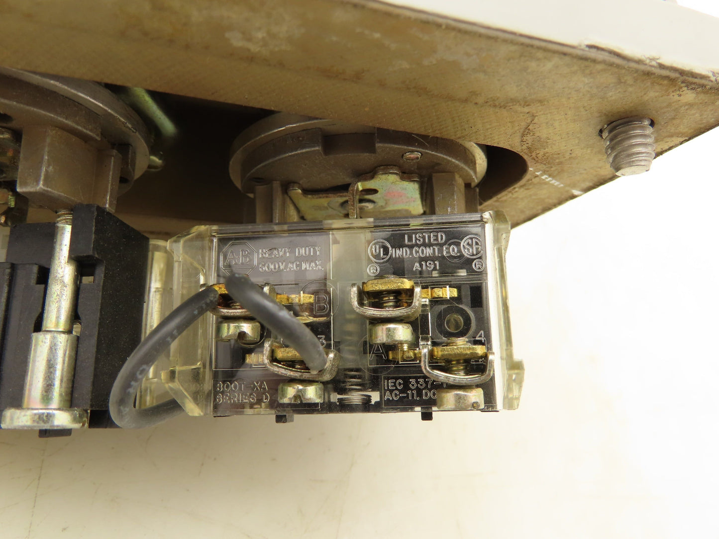 Allen Bradley 800H-NP31 Explosion-Proof 2-Pushbutton Switch Operator Station