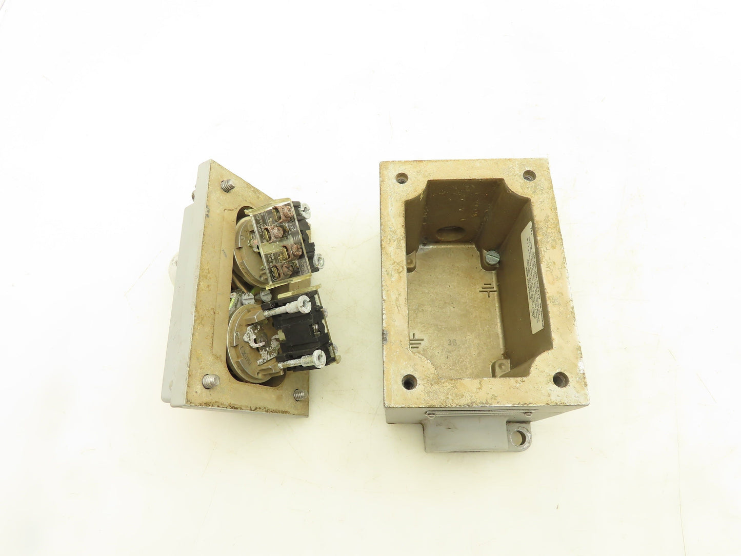 Allen Bradley 800H-NP31 Explosion-Proof 2-Pushbutton Switch Operator Station