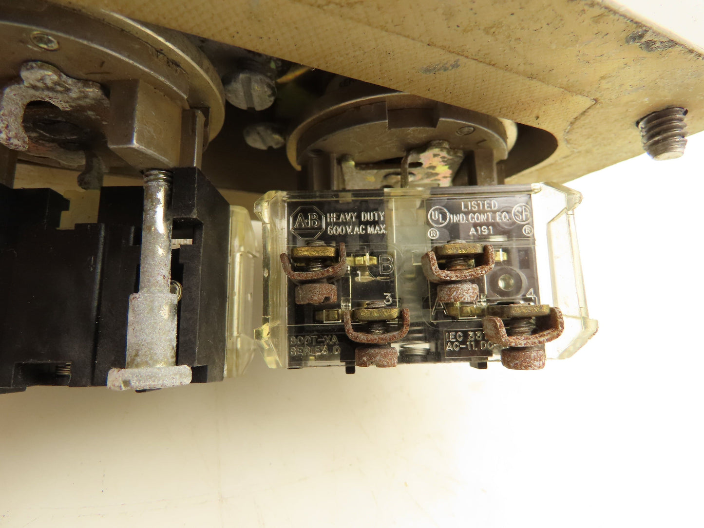 Allen Bradley 800H-NP31 Explosion-Proof 2-Pushbutton Switch Operator Station