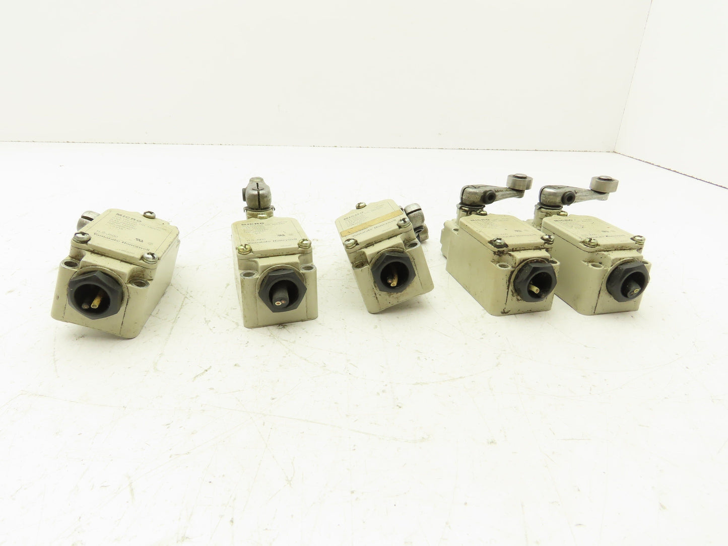 Yamatake Honeywell 1LS-J500 General Purpose Compact Limit Switch 10A Lot of 5