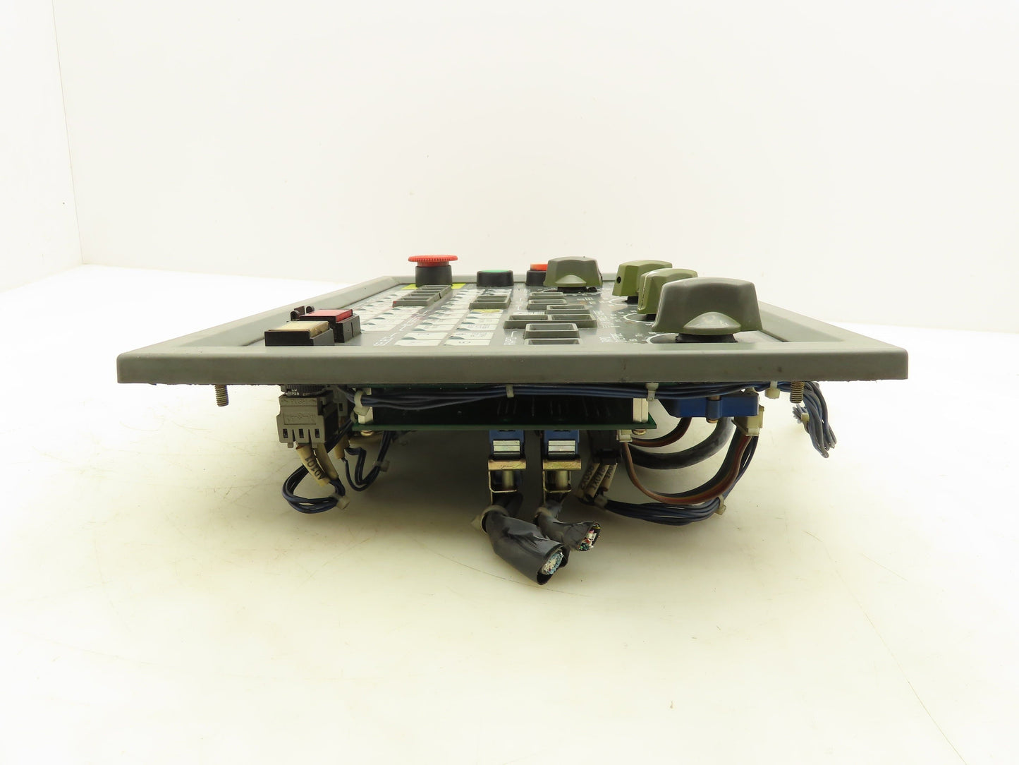 Okuma E0105-566-103-2 HMI Operator Control Panel