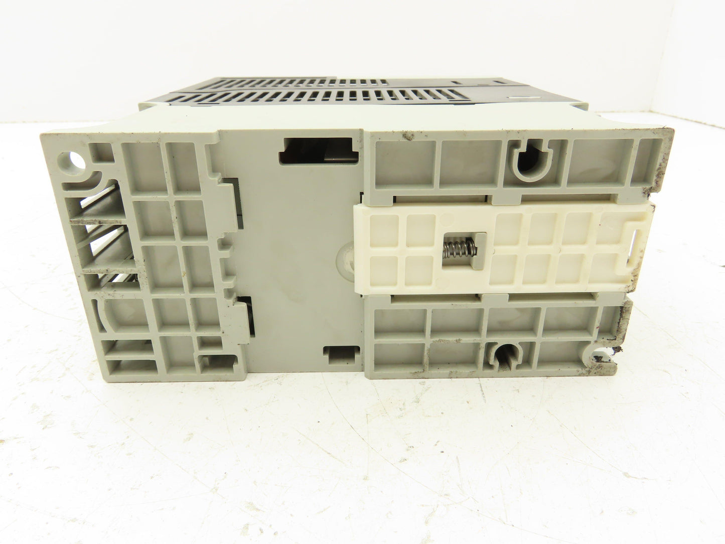 Allen Bradley 25B-B2P5N104 PowerFlex 525 VFD AC Drive 0.4kW 0.5HP 3PH 240V 2.5A