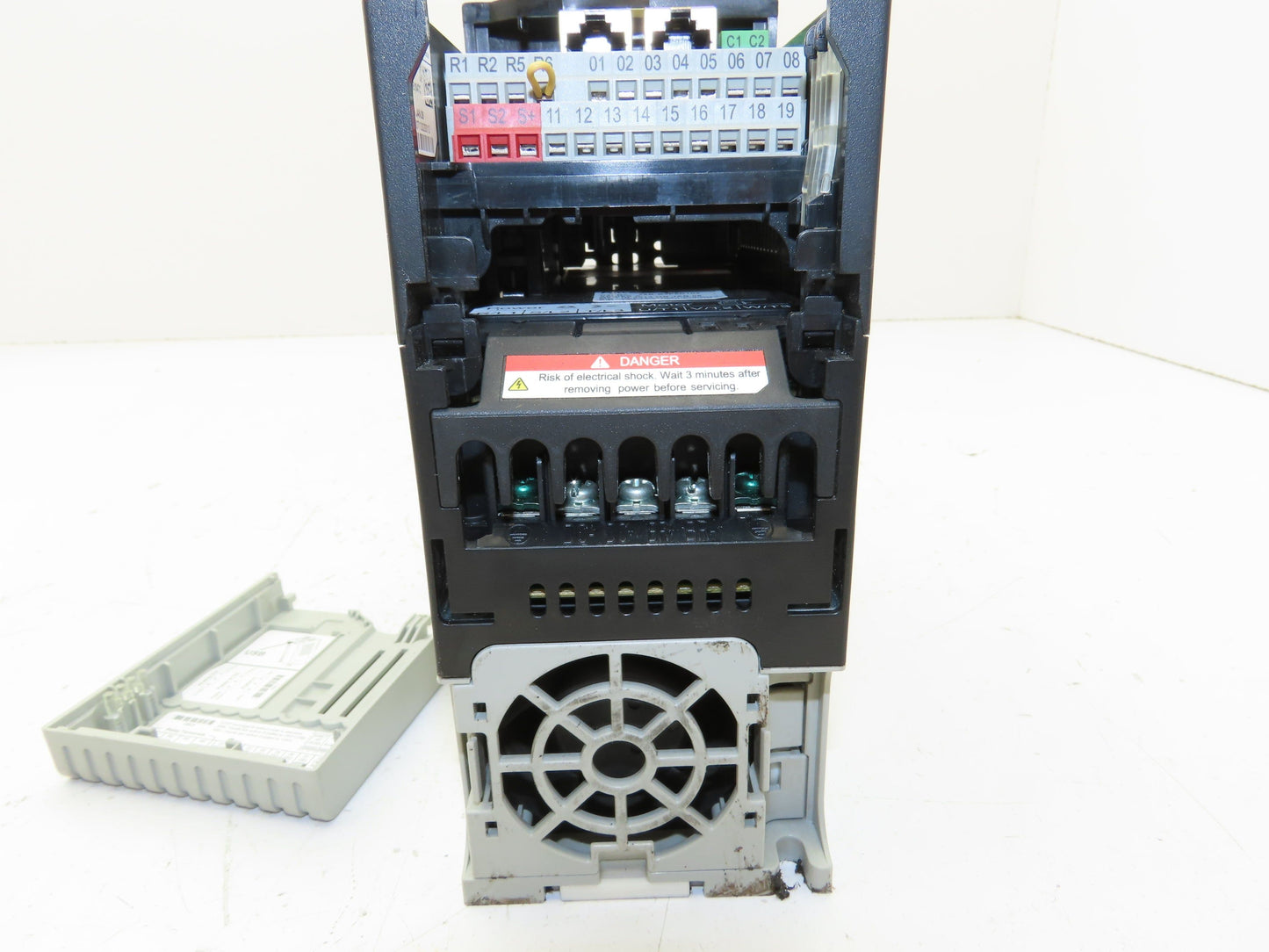 Allen Bradley 25B-B2P5N104 PowerFlex 525 VFD AC Drive 0.4kW 0.5HP 3PH 240V 2.5A
