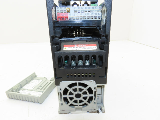 Allen Bradley 25B-B2P5N104 PowerFlex 525 VFD AC Drive 0.4kW 0.5HP 3PH 240V 2.5A
