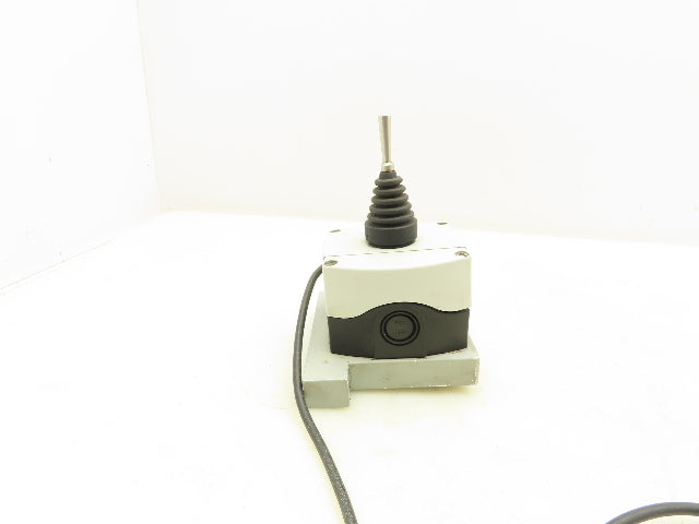 Allen Bradley 800F Toggle Switch 2-Way Spring Return 30mm Lever Operator