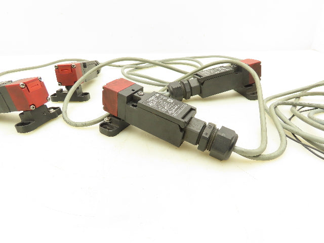 Omron D4NS-4CF Interlock Safety Door Switch Non-Locking 240V  Lot of 4