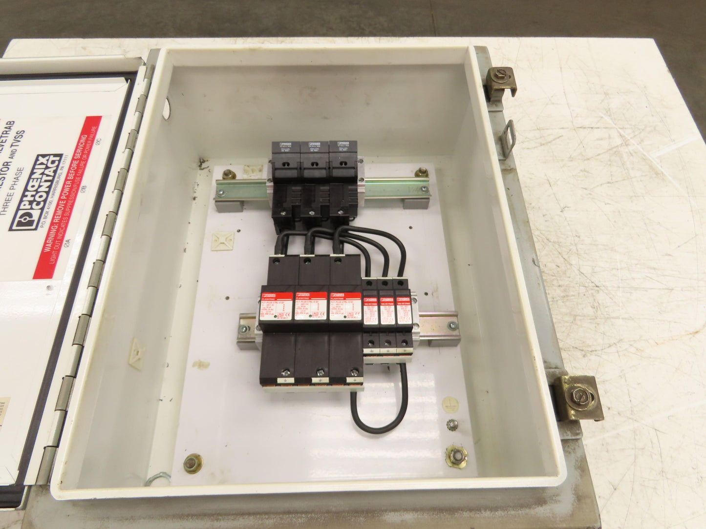 Phoenix Contact FLT-PLUS Flashtrab-Plus CTRL W/ Valvetrab Lighting Arrestor