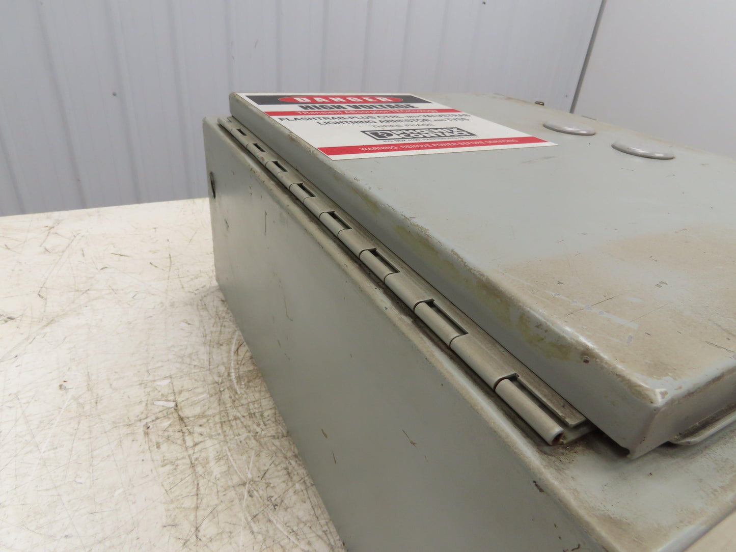 Phoenix Contact FLT-PLUS Flashtrab-Plus CTRL W/ Valvetrab Lighting Arrestor