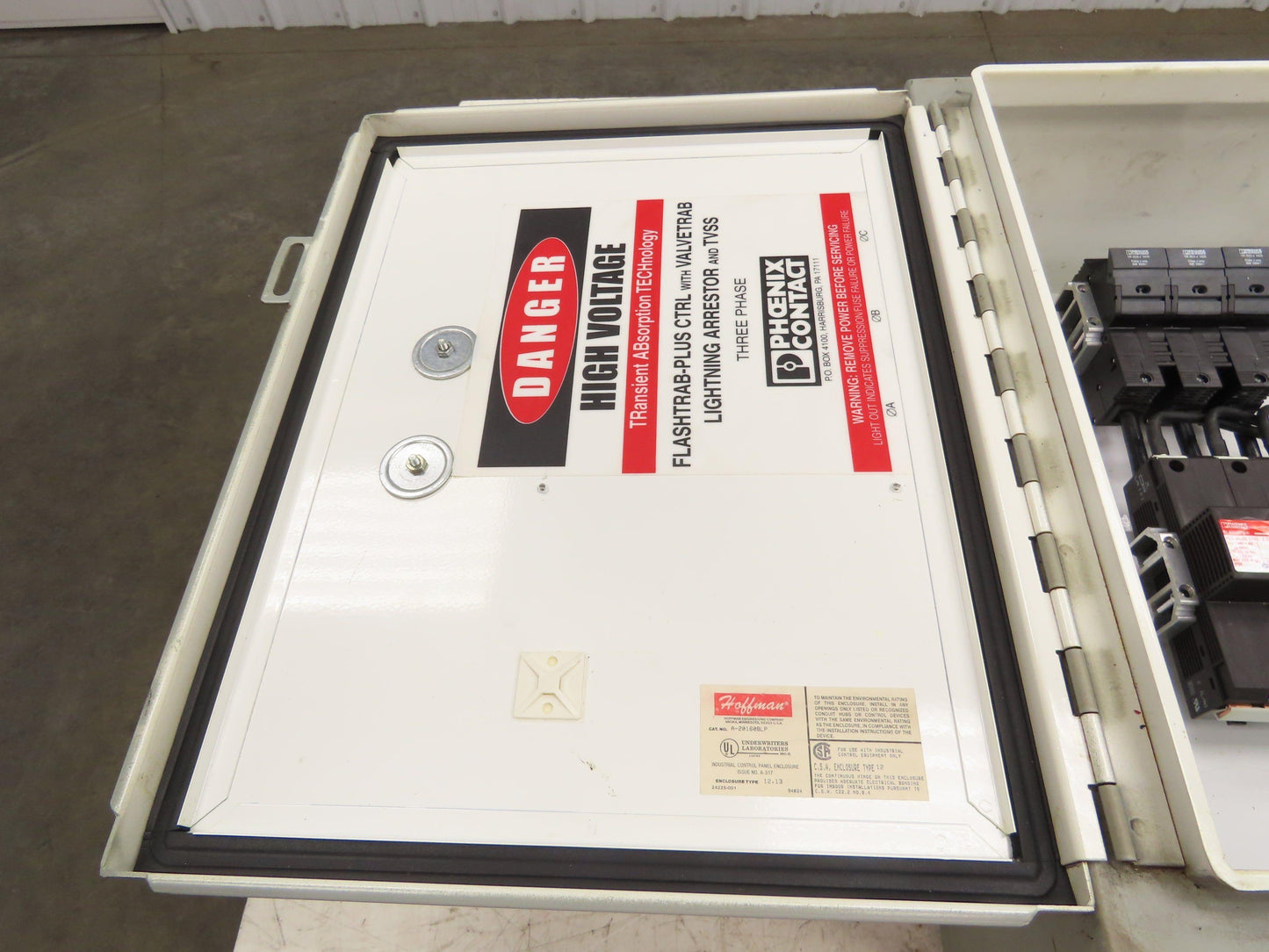 Phoenix Contact FLT-PLUS Flashtrab-Plus CTRL W/ Valvetrab Lighting Arrestor