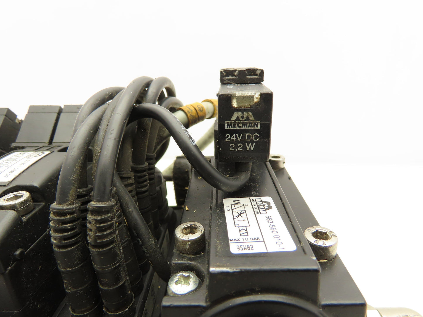 Mecman 07931 Pneumatic Directional Solenoid Valve 8-Station Manifold 24V 5/2