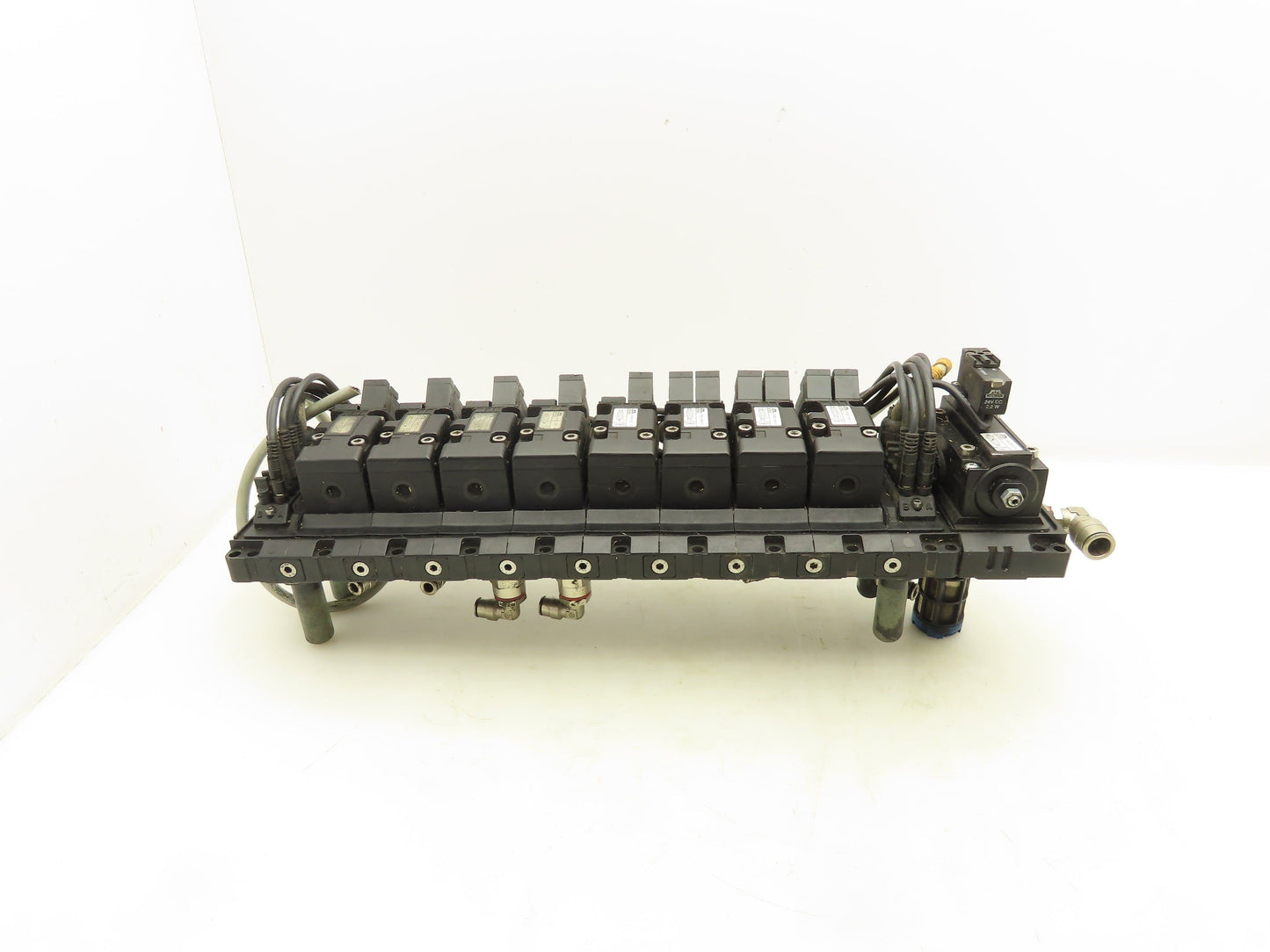 Mecman 07931 Pneumatic Directional Solenoid Valve 8-Station Manifold 24V 5/2
