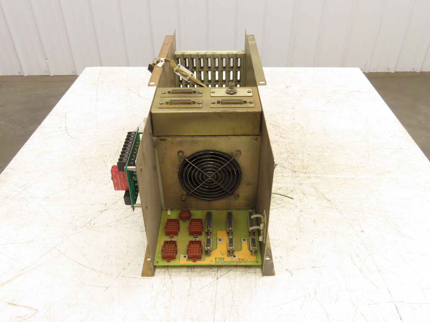 Cincinnati Milacron 3-424-1942A PLC Chassis Rack Unit Motherboard 3-531-4231A