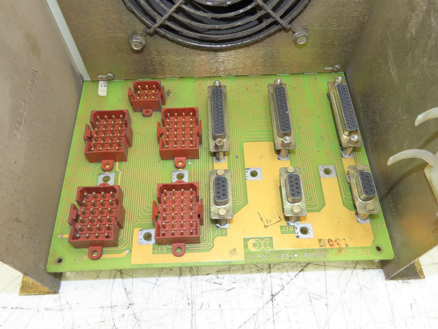 Cincinnati Milacron 3-424-1942A PLC Chassis Rack Unit Motherboard 3-531-4231A