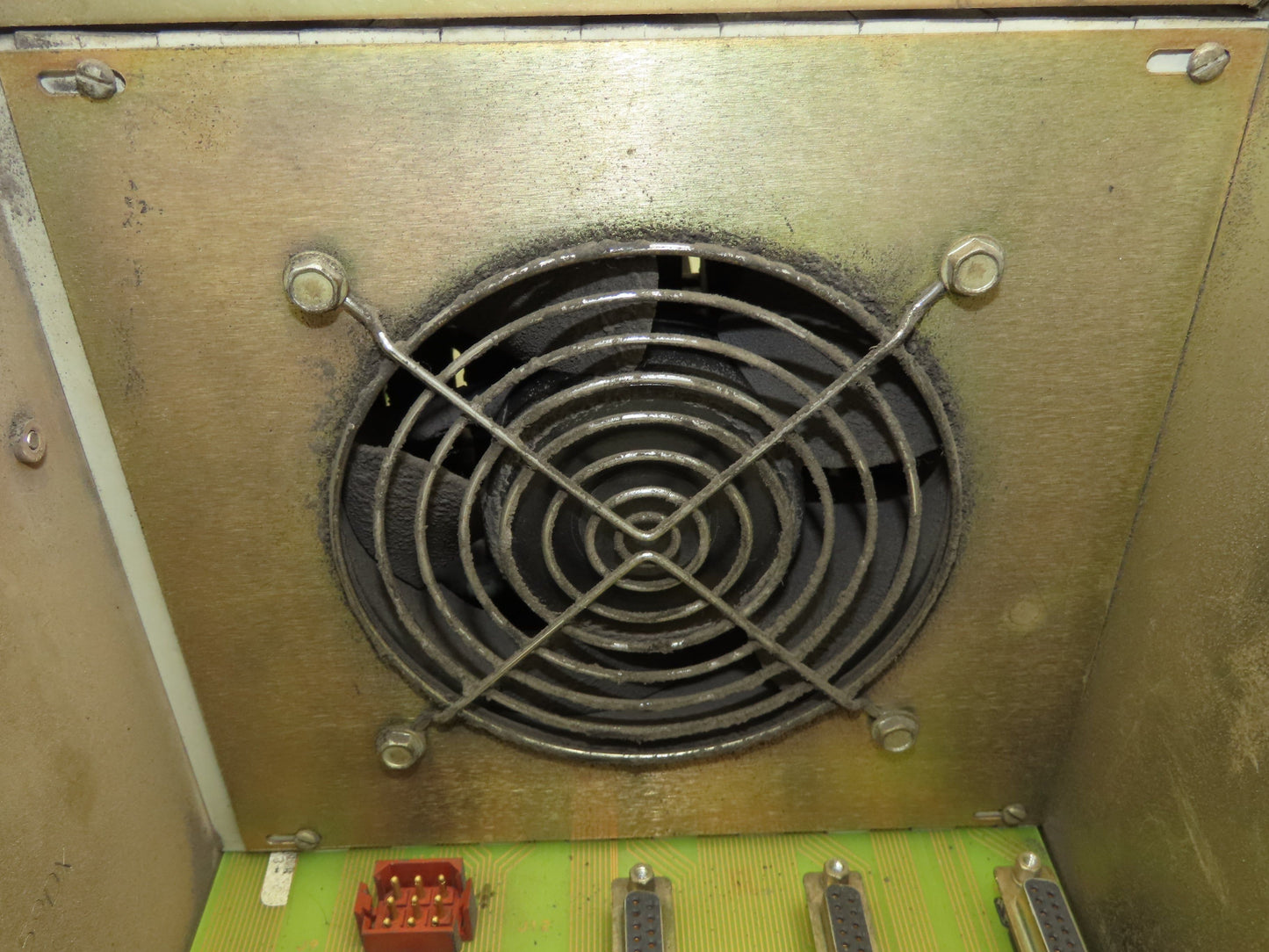 Cincinnati Milacron 3-424-1942A PLC Chassis Rack Unit Motherboard 3-531-4231A