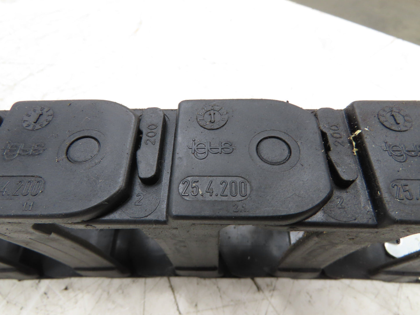 Igus 25.4.200 Energy Chain Cable Carrier Set 53" Long 25x75mm ID