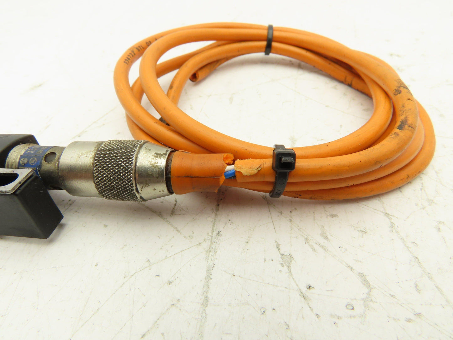 Telemecanique XS1N12PA340D Inductive Proximity Sensor Bracket 2mm Lot of 6