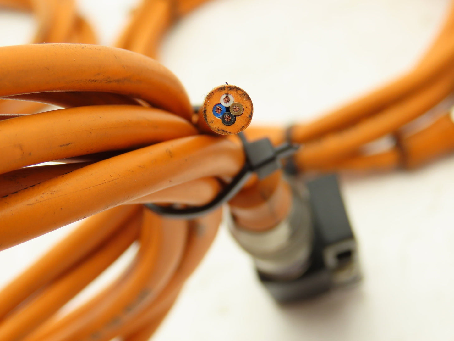 Telemecanique XS1N12PA340D Inductive Proximity Sensor Bracket 2mm Lot of 6