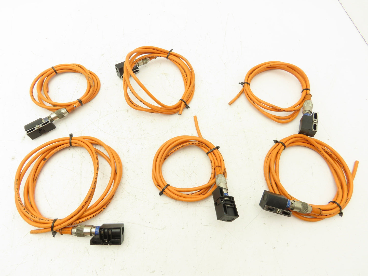 Telemecanique XS1N12PA340D Inductive Proximity Sensor Bracket 2mm Lot of 6