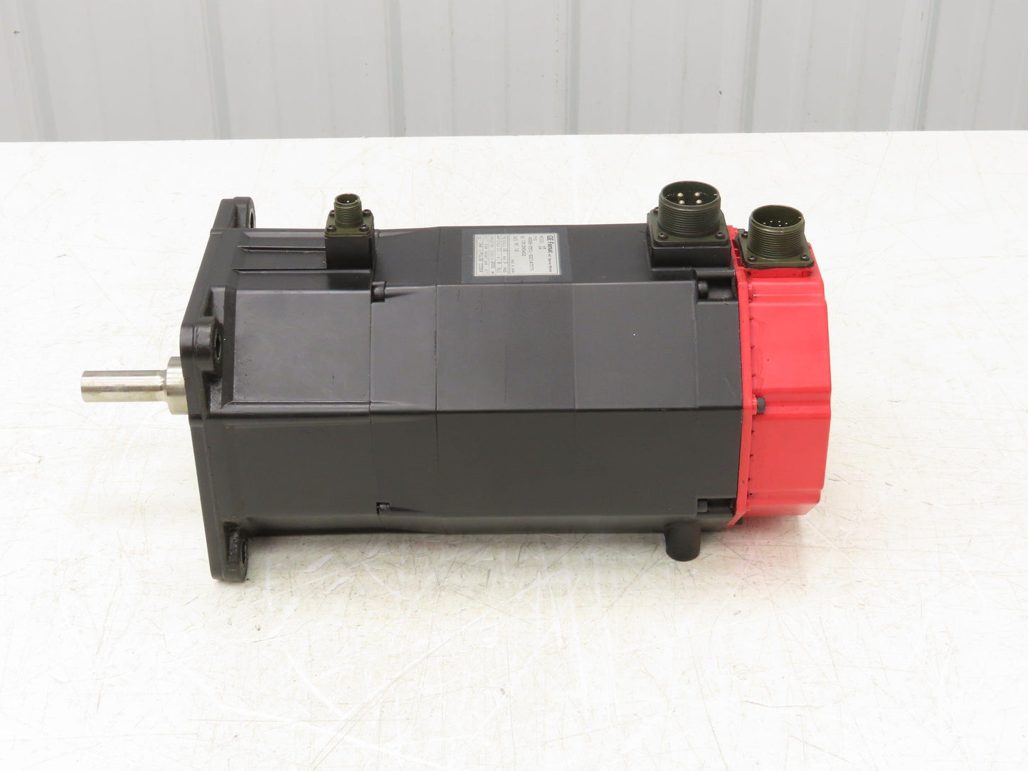 Fanuc A06B-0501-B201 AC Servo Motor 2000 RPM 144V 3PH Pulse Coder A209-0304-T111