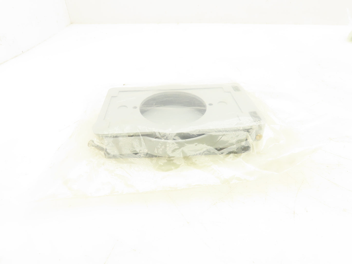 Kraloy WTL50 Single Gang Cover Twist Lock For 50A PVC