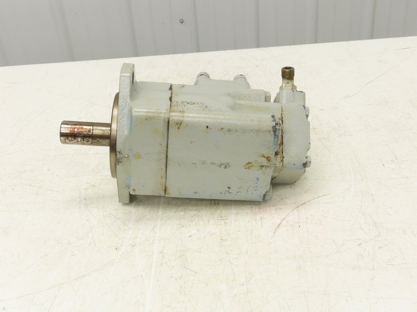 Vickers 3520V25E5-86CB22R Double Vane Hydraulic Pump 25/5GPM 1200 RPM