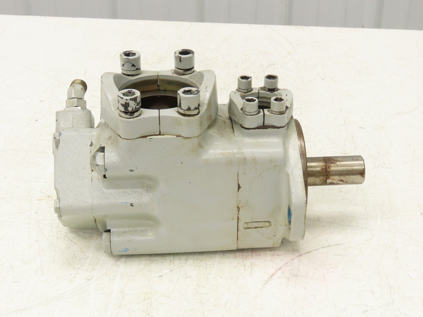 Vickers 3520V25E5-86CB22R Double Vane Hydraulic Pump 25/5GPM 1200 RPM