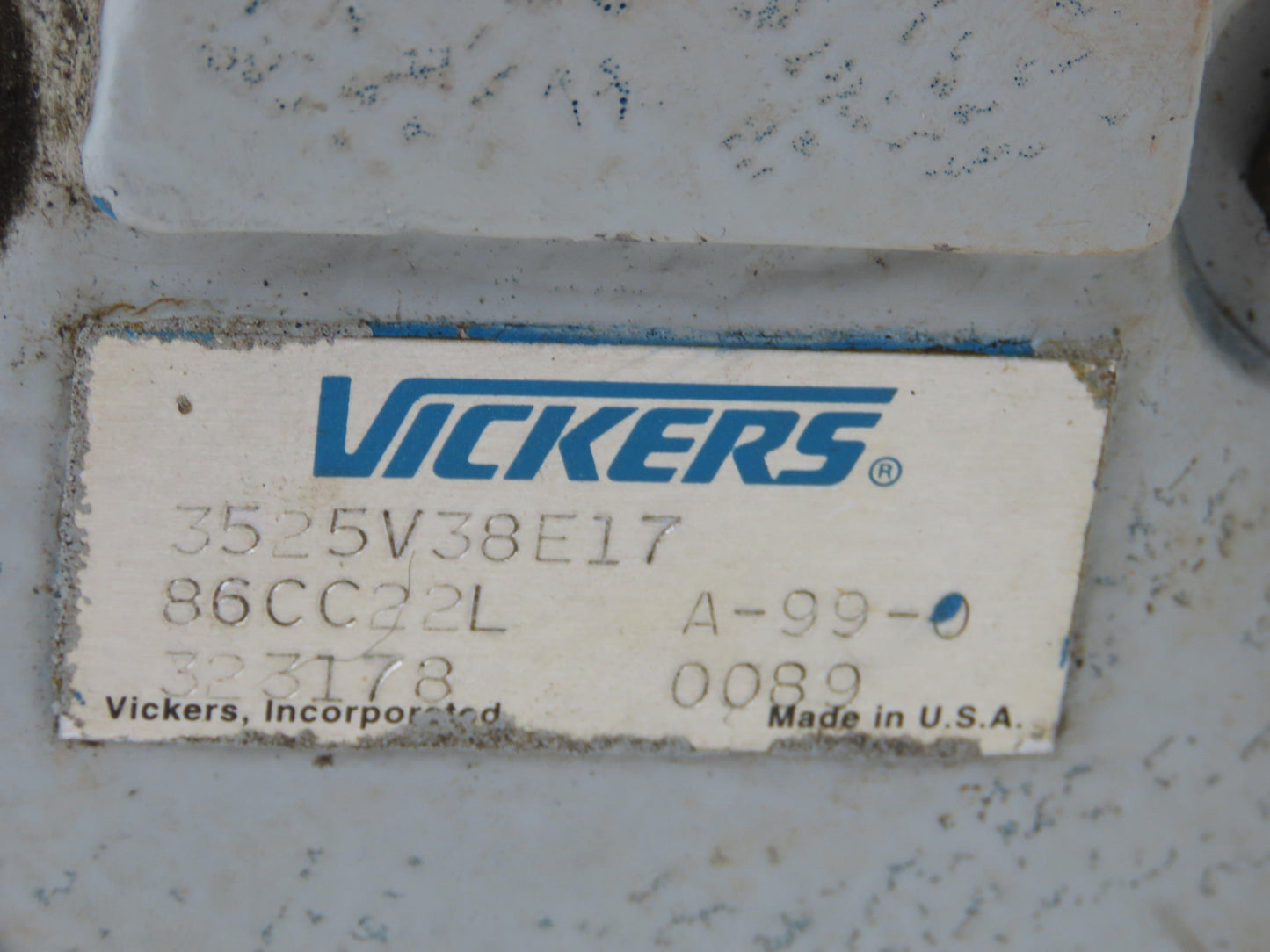 Vickers 3525V38E17-86CC22L Double Vane Hydraulic Pump 38/17GPM 1200 RPM