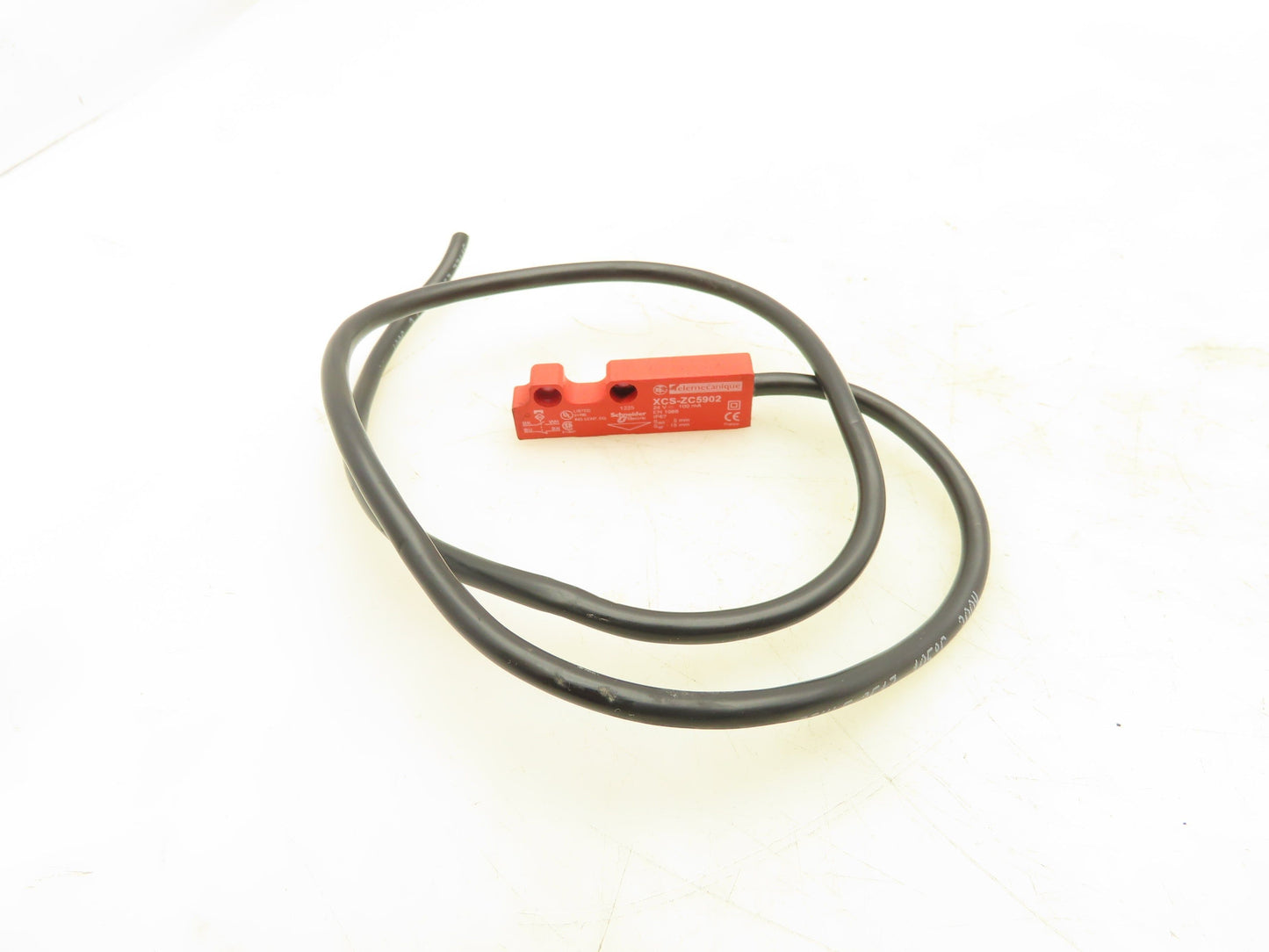 Telemecanique XCS-ZC5902 Magnetic Coded Safety Switch Sensor