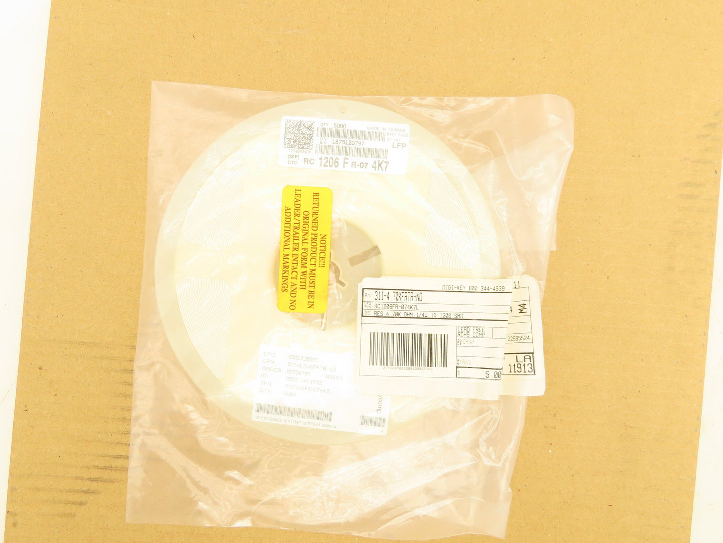 Yageo RC1206FR-074K7L Chip Resistor Tape And Reel 4.7 kOhms ± 1% 5000 Pcs
