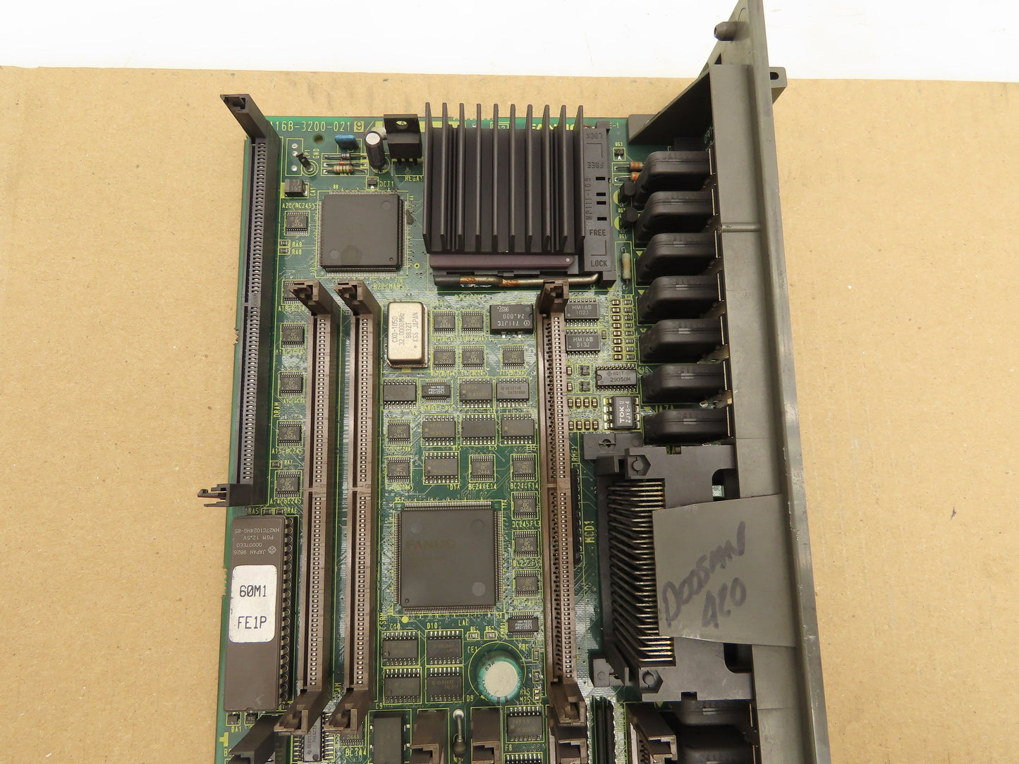 Fanuc A16B-3200-0219/02A Circuit Board Slot Card Module