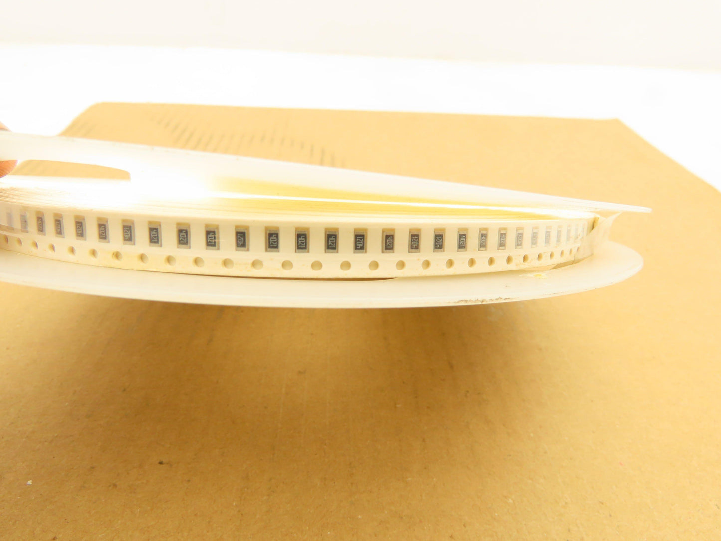 Yageo RC1206FR-074K02L Chip Resistor Tape And Reel 4.02 kOhms 1/4W 5000 Pcs