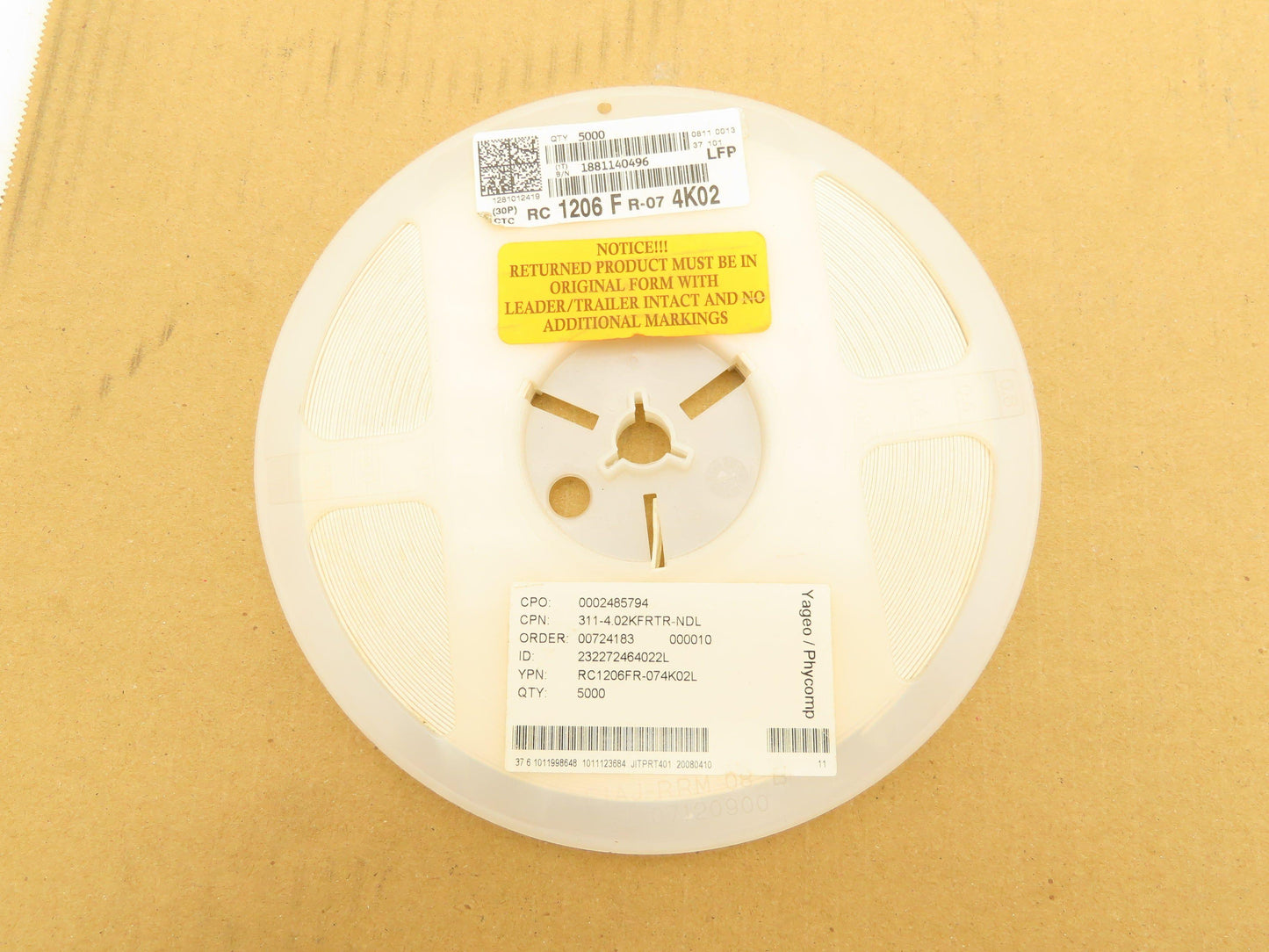 Yageo RC1206FR-074K02L Chip Resistor Tape And Reel 4.02 kOhms 1/4W 5000 Pcs