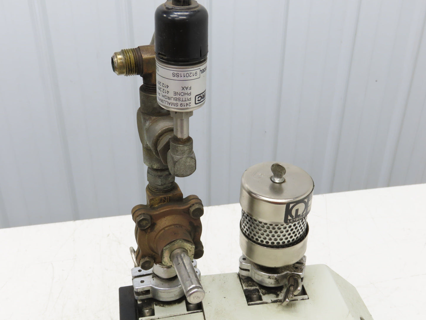 Leybold Trivac D8B 2-Stage Rotary Vane Vacuum Pump 6cfm 40gpm 1Hp 230/460V 3PH