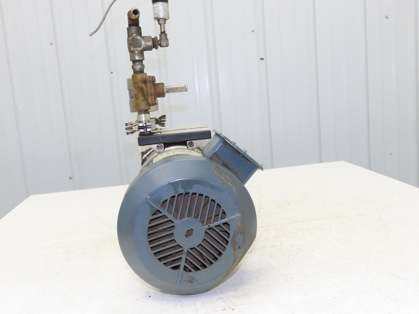 Leybold Trivac D8B 2-Stage Rotary Vane Vacuum Pump 6cfm 40gpm 1Hp 230/460V 3PH
