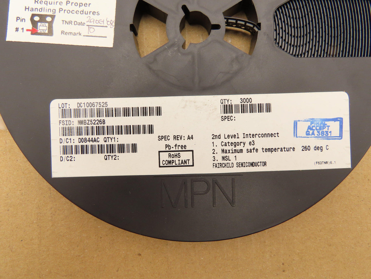 Fairchild Semiconductor MMBZ5226B Diode Zener 28 Ohms 3.3V 225 Mw ± 5% 3000 Pcs