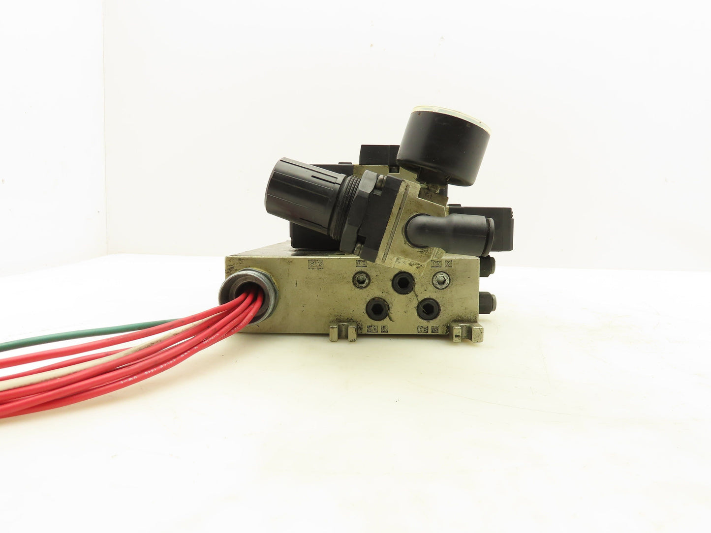 SMC NVFS2200 NVFS2100 Pneumatic 5/2 Solenoid Valves on 6-Station Manifold 24VDC