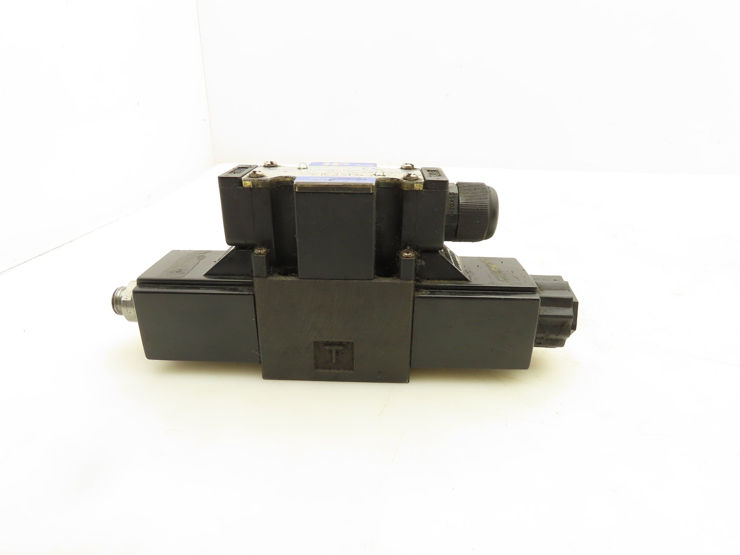 HP SWH-G02-C2-A220-10 Hydraulic Directional Control Solenoid Valve 220V