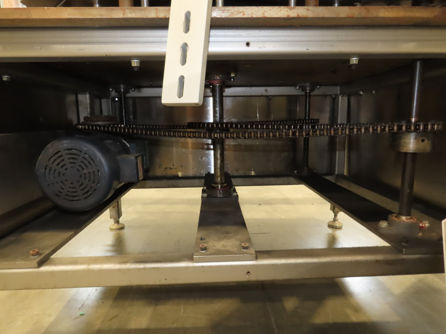 Aerosol Can Bottle Rotary Puck Inserter/Remover for Bottle Filling Capper Line