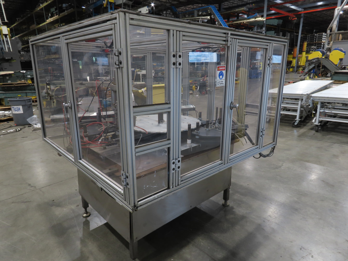 Aerosol Can Bottle Rotary Puck Inserter/Remover for Bottle Filling Capper Line