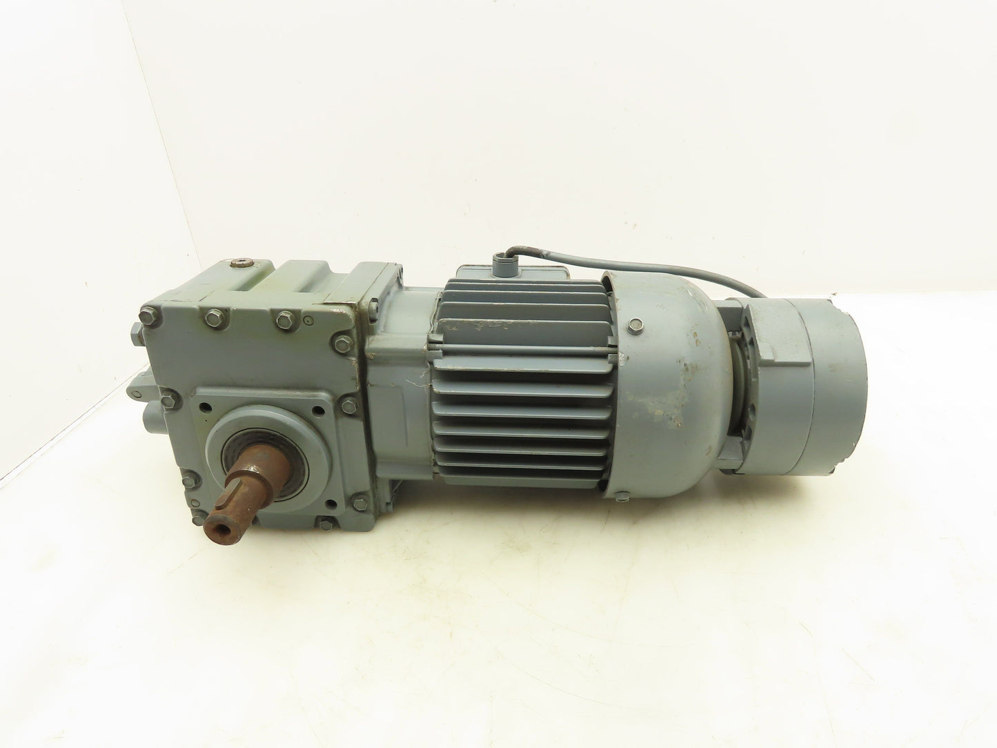 Bauer M1843690-25 Gearmotor 91RPM 17.73:1  0.55kw 208Delta 3Ph 21Nm DC Brake