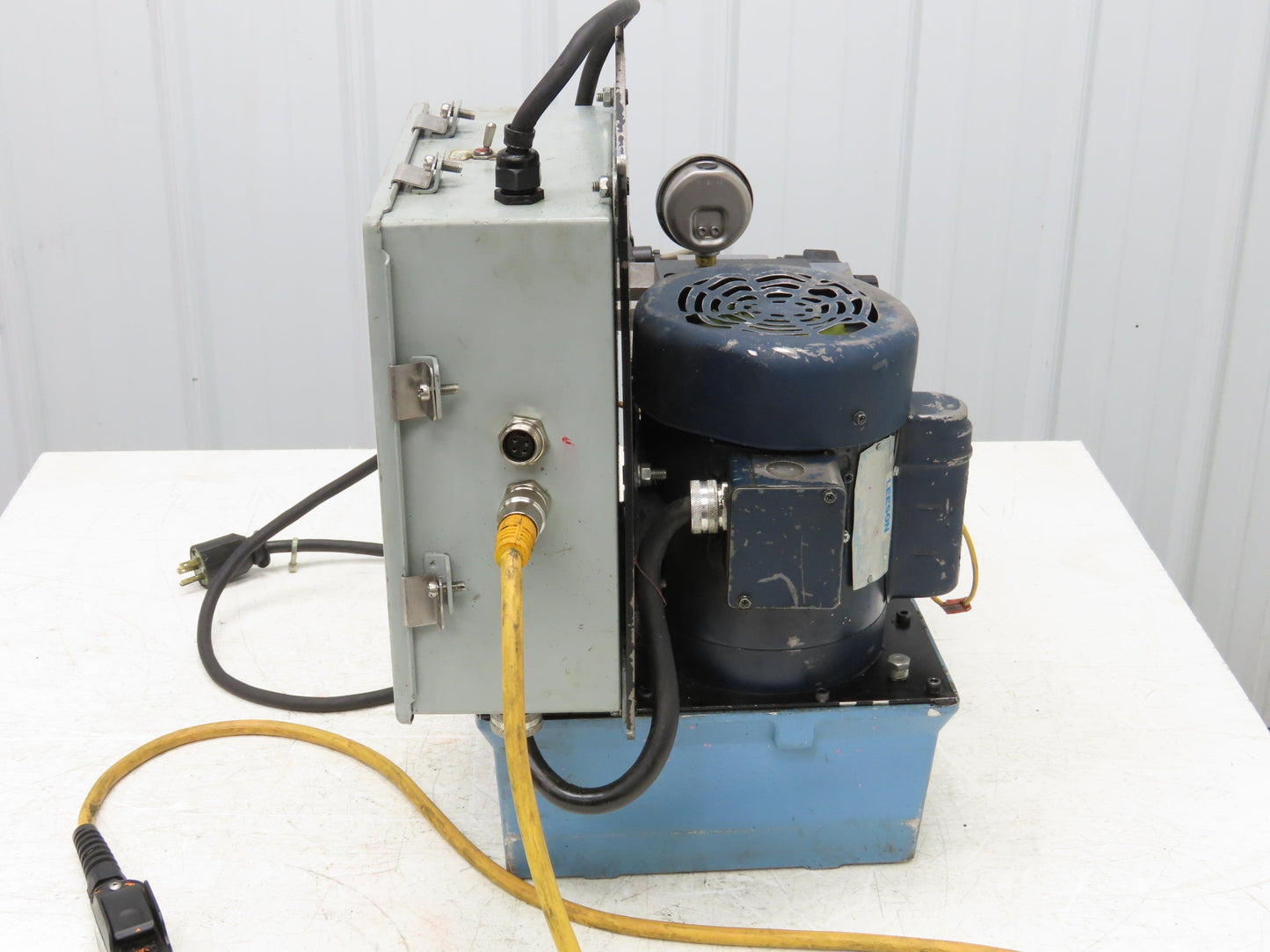 Vektek Vector Flo Hydraulic Manual Workholding Pump Power Pack 2.5gal 5000psi