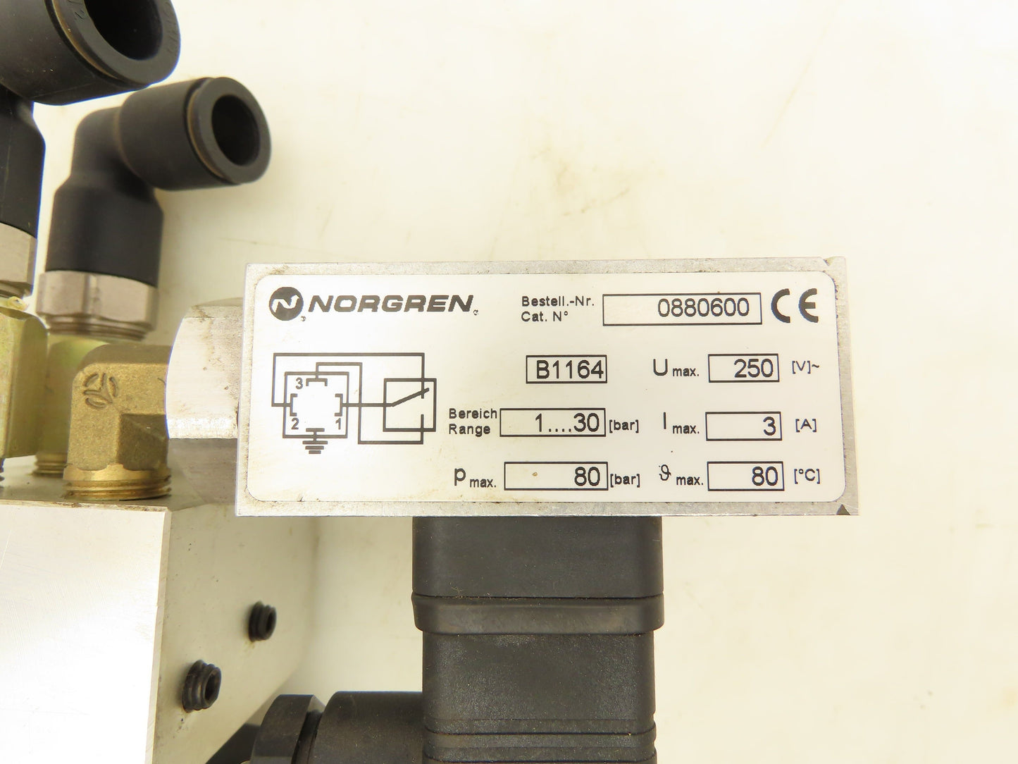 Burkert 00501940 Pneumatic Flow Control Solenoid Valve Assembly 24VDC Coil