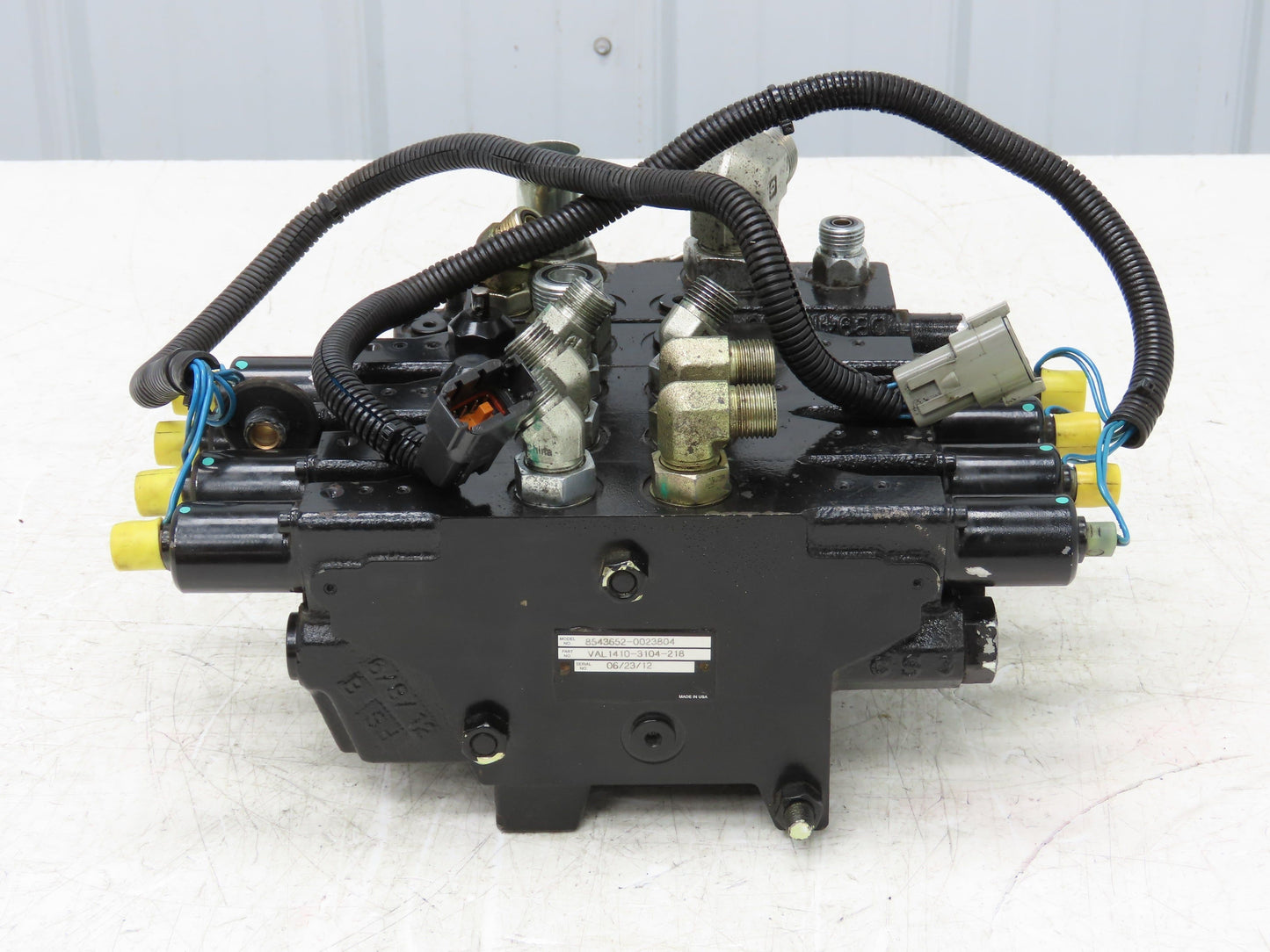 Yale VAL1410-3104-218 Forklift Hydraulic Control Valve Unit