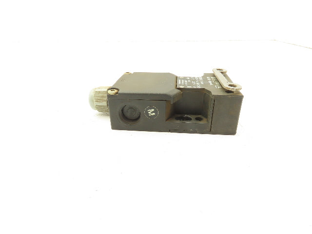 Schmersal Az 16-02ZVRK Safety Interlock Switch 230V 4A Lot of 9