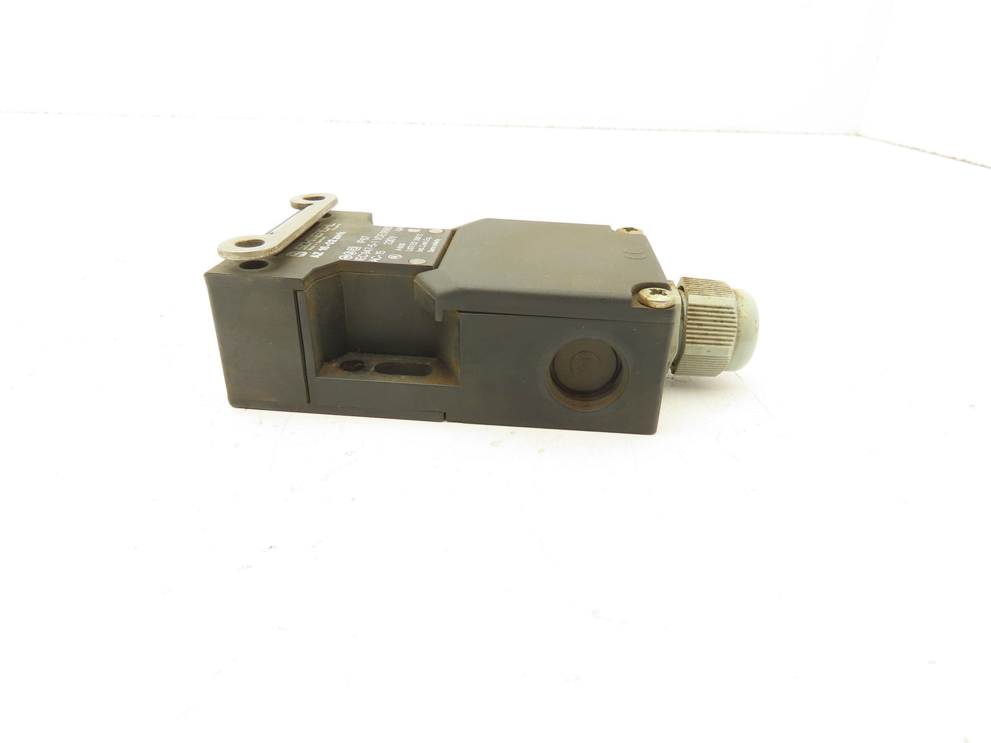 Schmersal Az 16-02ZVRK Safety Interlock Switch 230V 4A Lot of 9