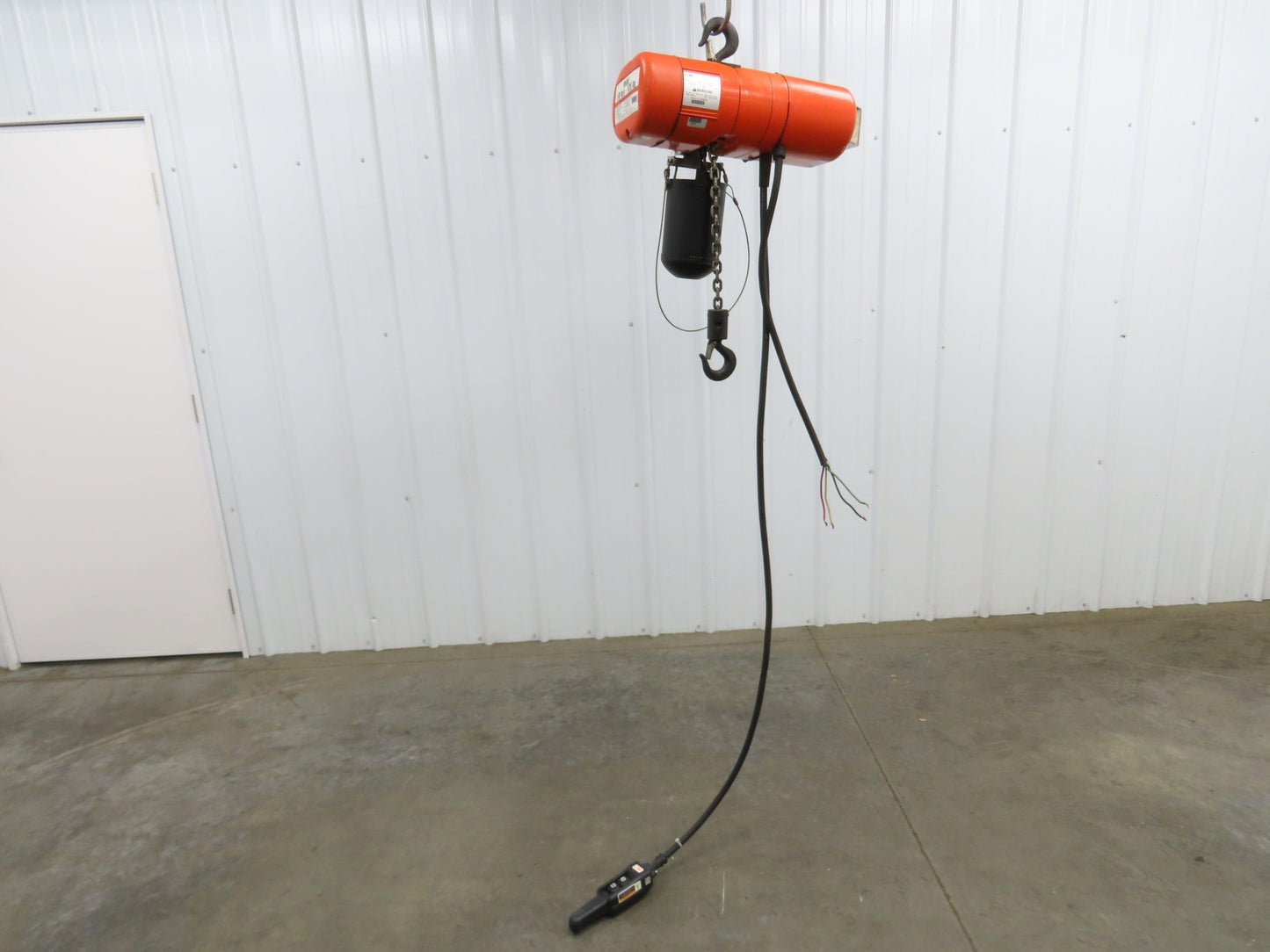 CM Lodestar Electric Chain Hoist 1/8 Ton 32 FPM Variable Speed 9' Lift 460V